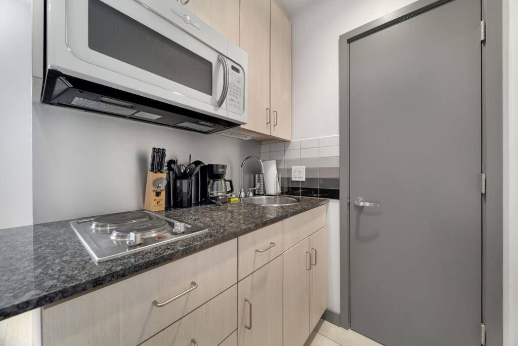 Simple Furnished Studio In The Heart Of Boston Buitenkant foto